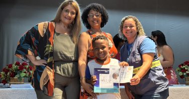 Estudantes da Baixada Fluminense viram autores de livros sobre preservação ambiental e têm tarde de autógrafos