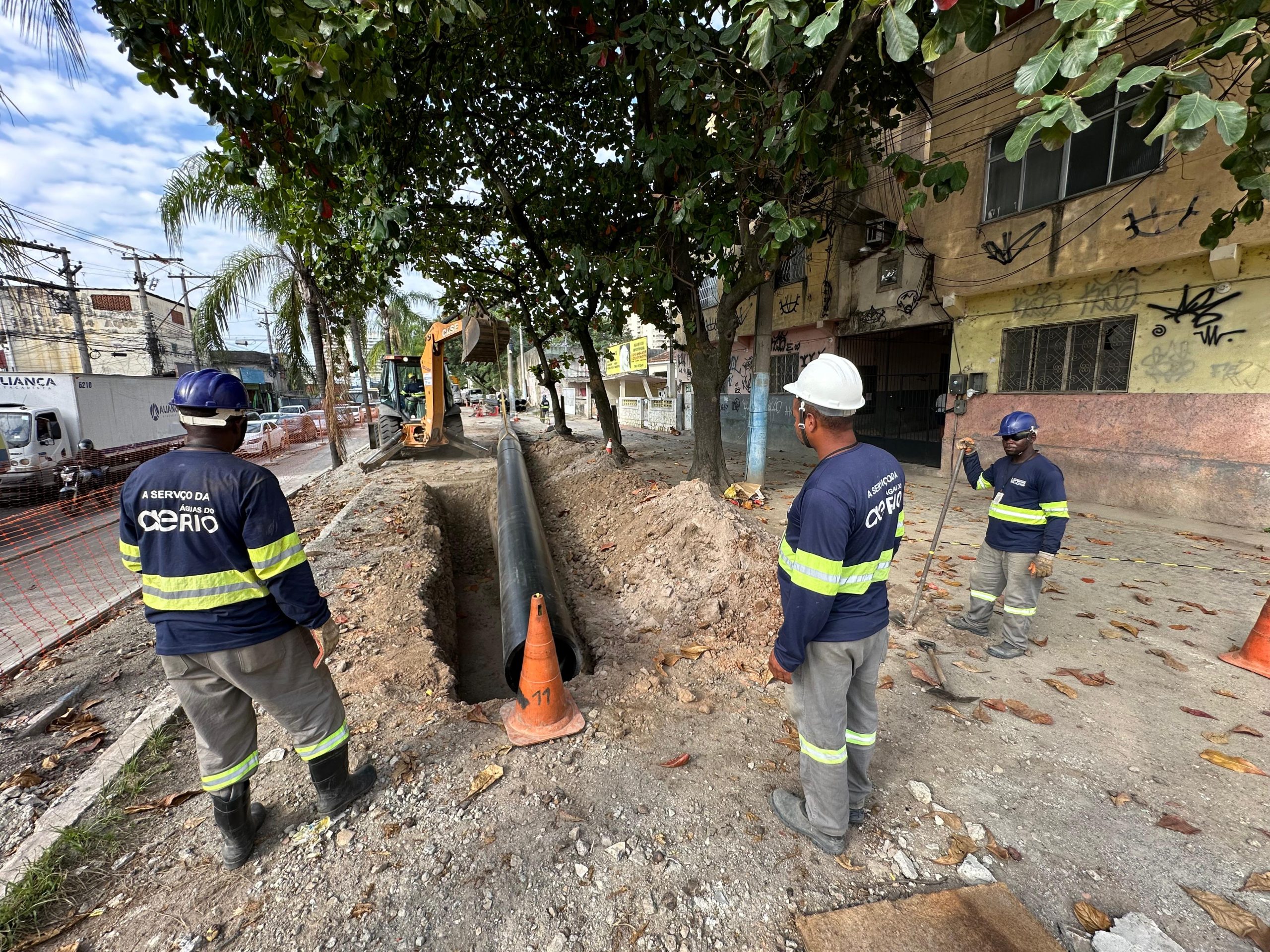 Obra em rede de esgoto protege o meio ambiente e beneficia 30 mil moradores de São Gonçalo