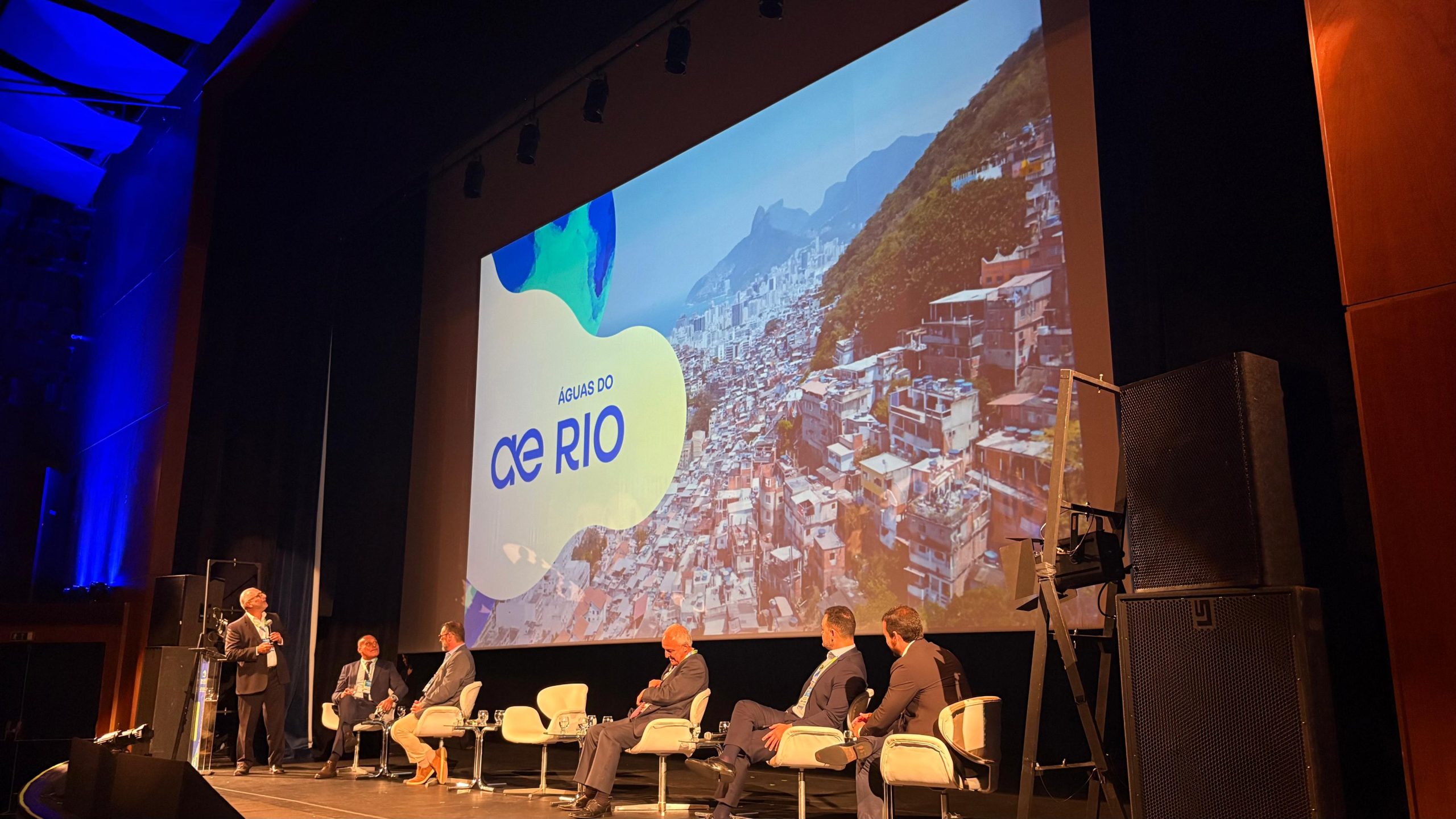 Segurança hídrica e avanços ambientais no RJ: Águas do Rio debate soluções para o futuro do saneamento em megaevento