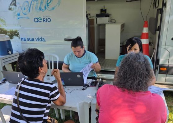 Maricá: moradores de Santa Paula recebem atendimento itinerante da Águas do Rio