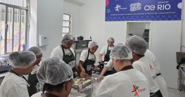 Águas do Rio transforma a realidade de moradoras de comunidades através de cursos de capacitação