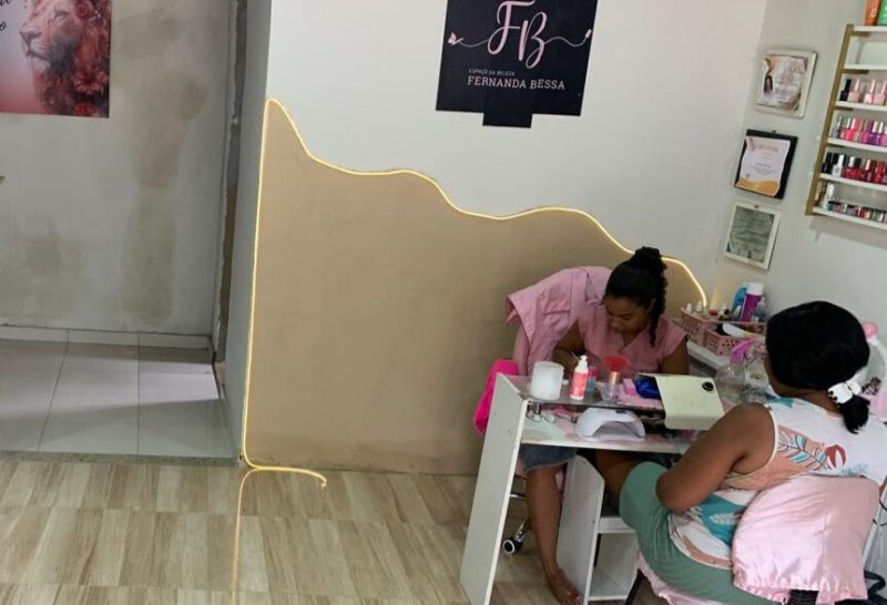 Com água tratada, moradora da Baixada Fluminense transforma sonho em negócio