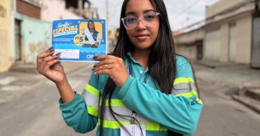 São João de Meriti: carnê com faturas de água ajuda moradores a organizar o orçamento
